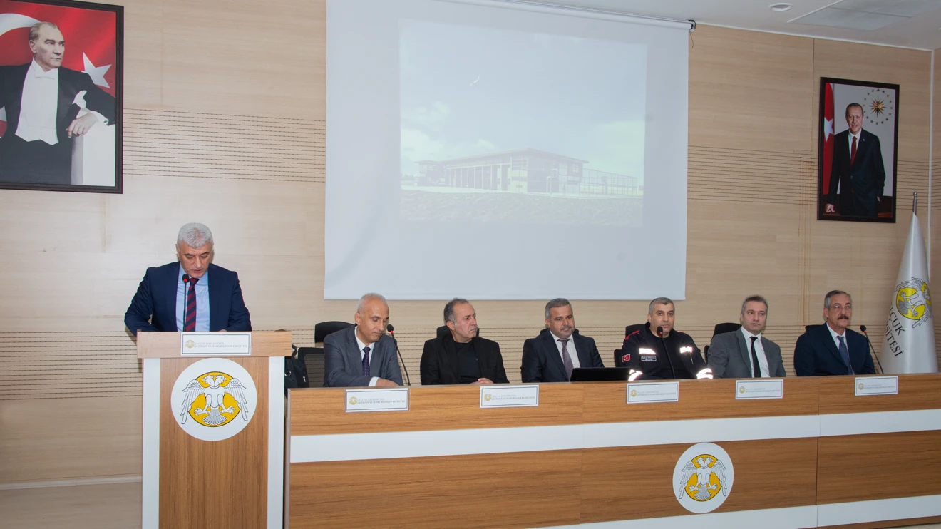 Selçuk Üniversitesinde ‘Tüm Yönleriyle Havalimanı İşletmeciliği’ anlatıldı